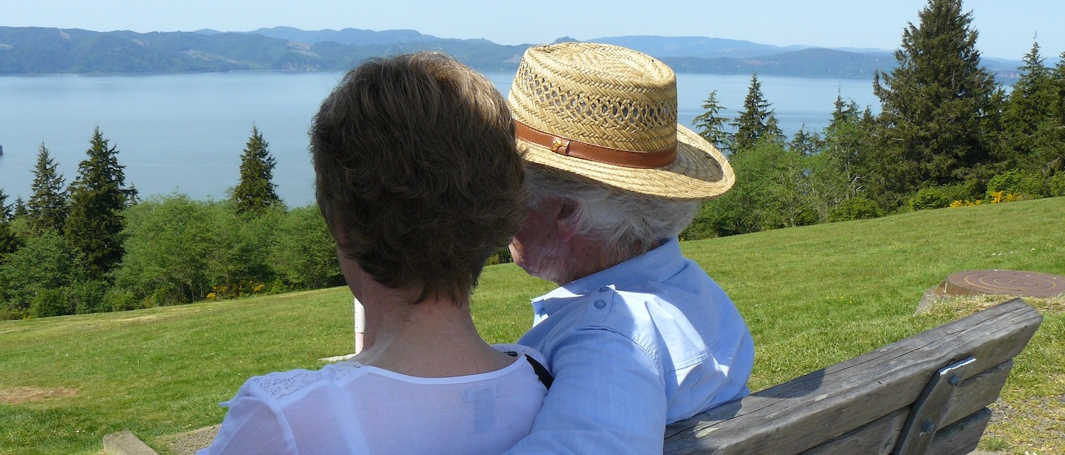 Пенсионеры | Застраховать путешественника пожилого возраста довольно сложно. Какие нюансы стоит учитывать?
